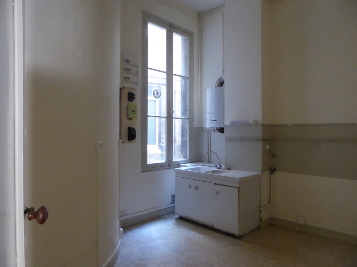 Travaux de restauration d'un immeuble bordelais 2023 : Etat des lieux - Appt type ct gauche R+1/R+2/R+3/R+4