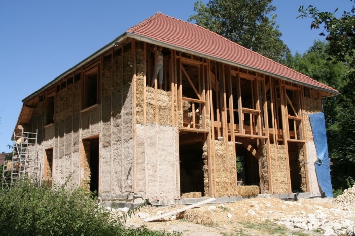 Maison en paille en autoconstruction